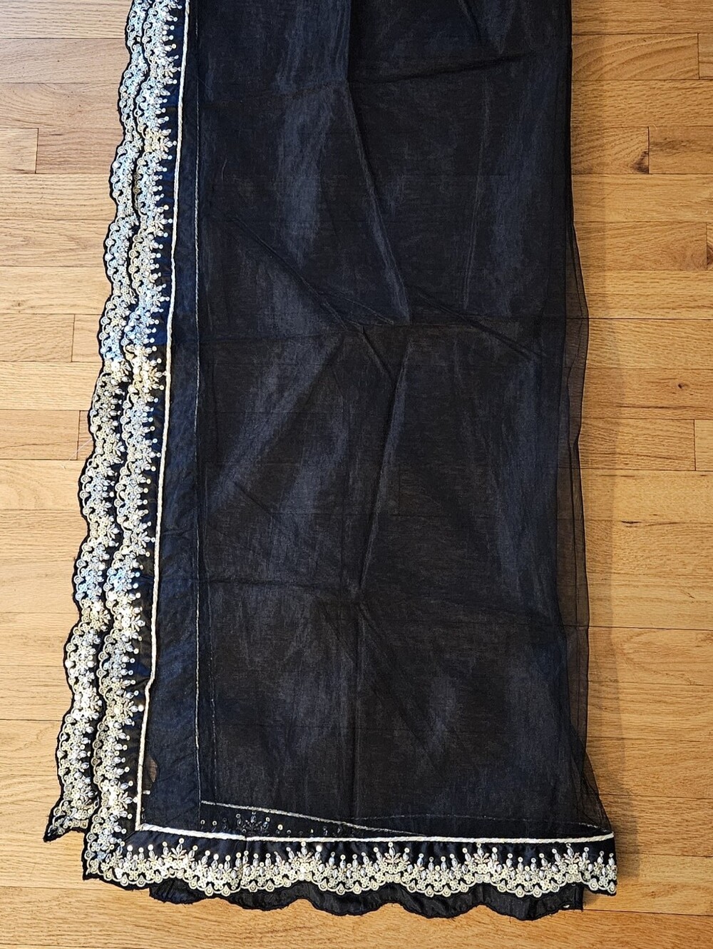 Black Lashkaraa Lehenga, Small, Only Worn Once - Picture 7 of 8